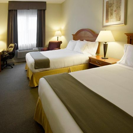 Holiday Inn Express Hotel & Suites 1000 Islands - Gananoque By Ihg Eksteriør billede