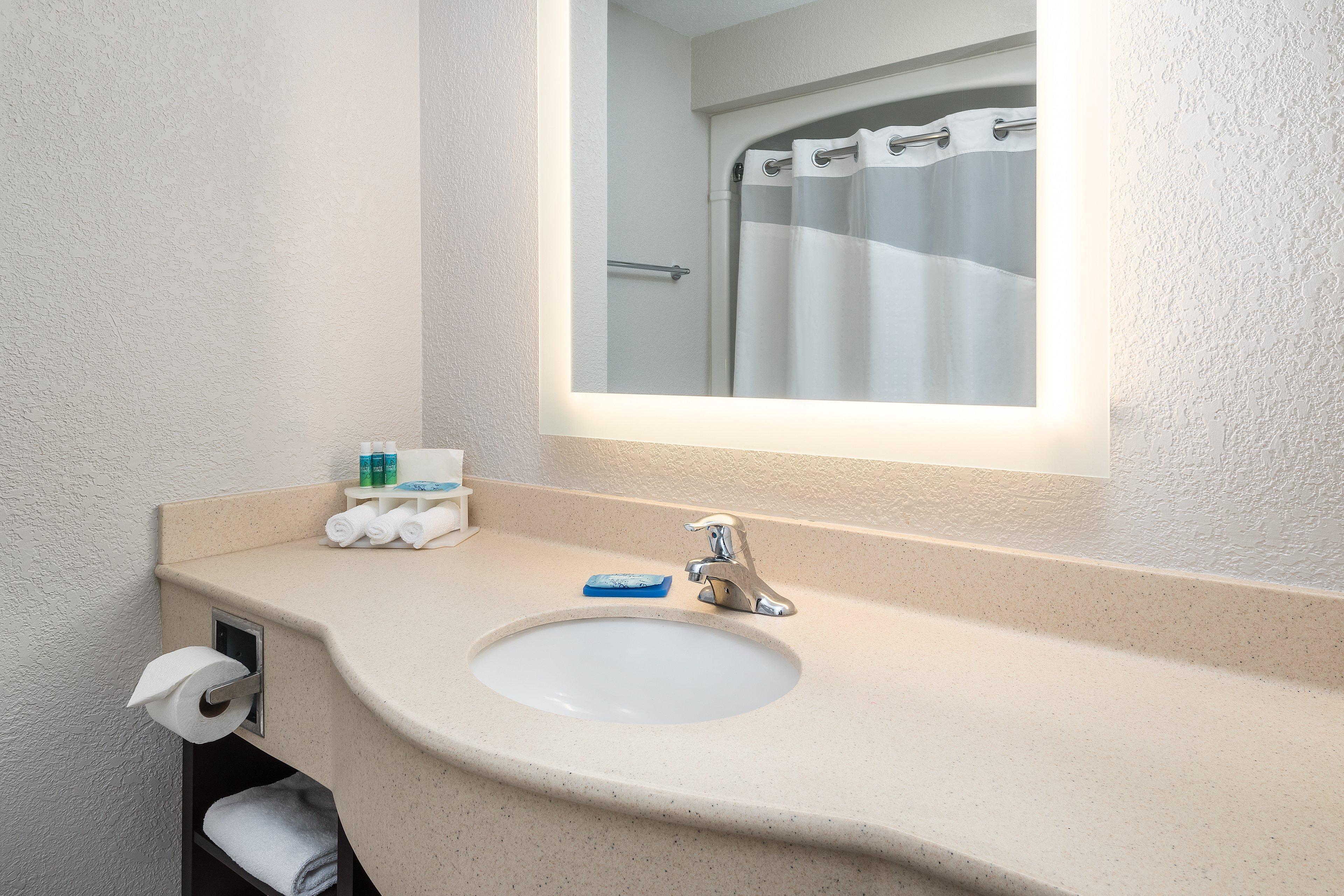 Holiday Inn Express Hotel & Suites 1000 Islands - Gananoque By Ihg Eksteriør billede