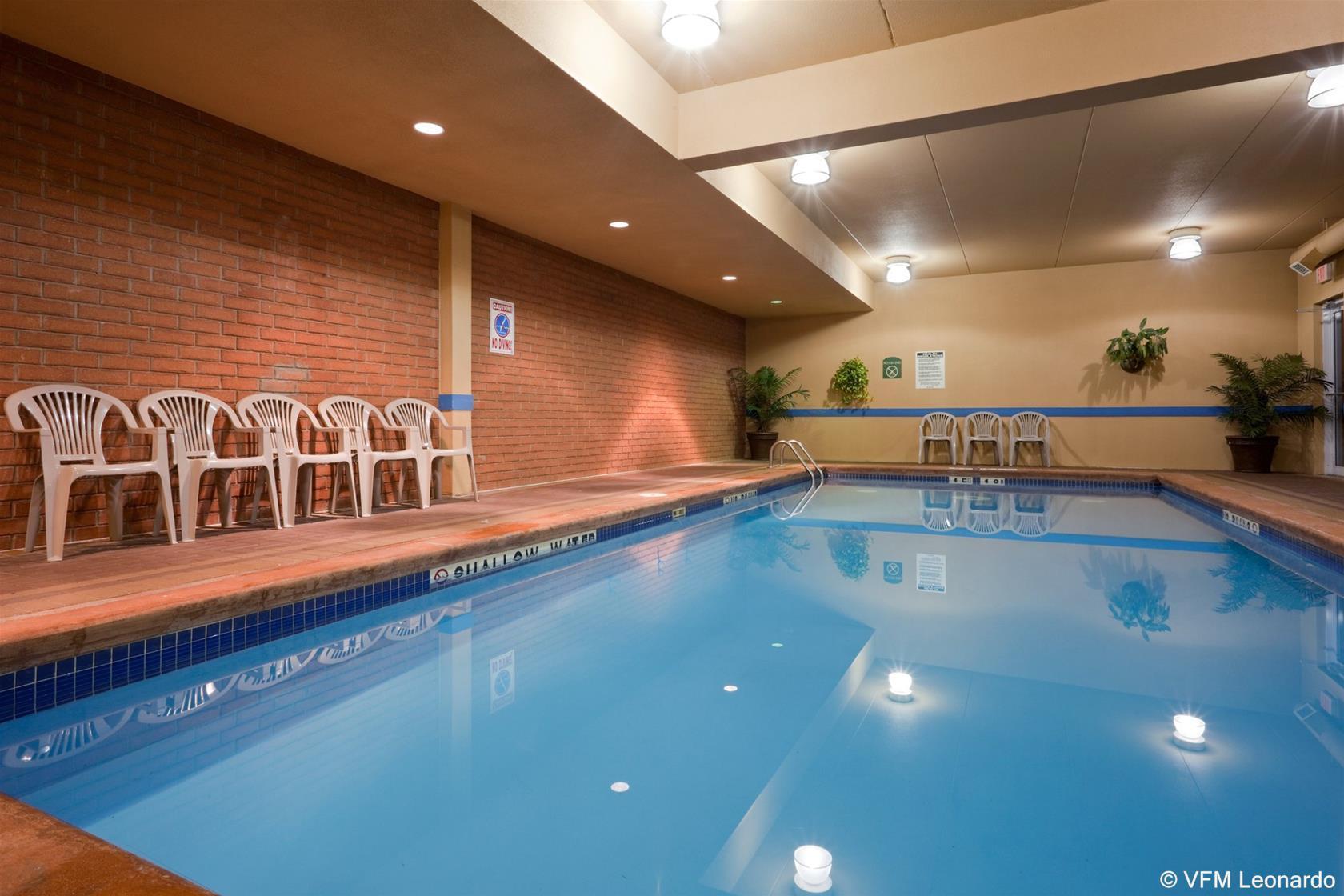 Holiday Inn Express Hotel & Suites 1000 Islands - Gananoque By Ihg Eksteriør billede