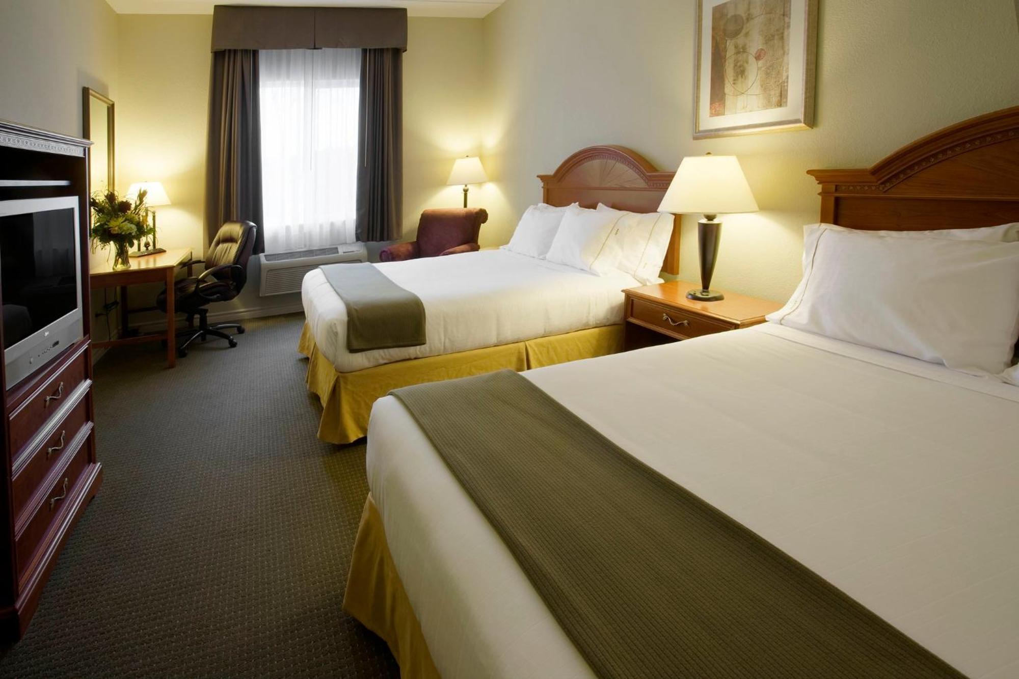 Holiday Inn Express Hotel & Suites 1000 Islands - Gananoque By Ihg Eksteriør billede