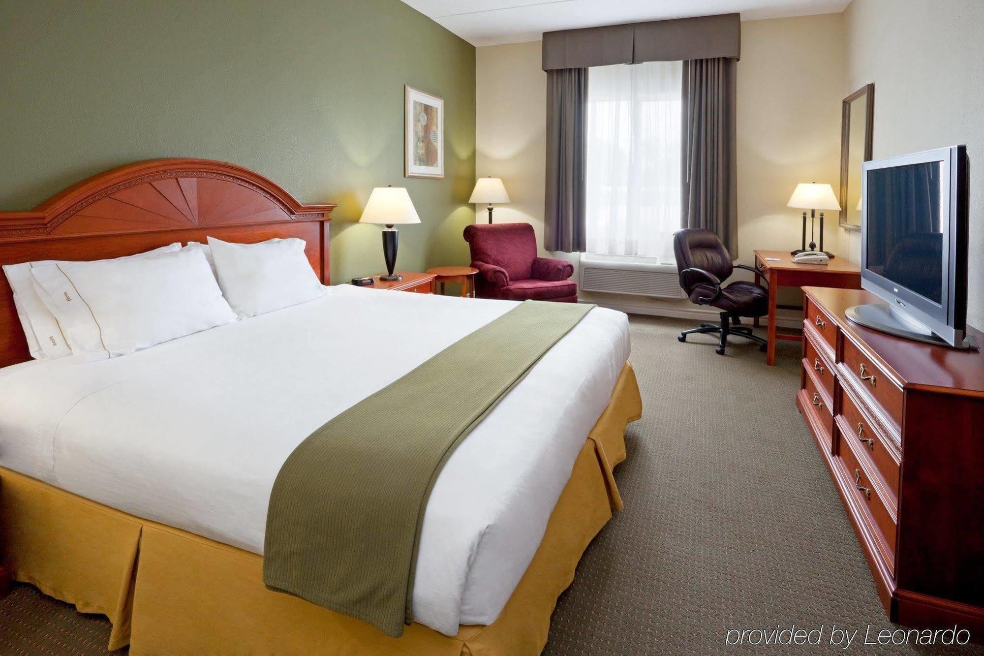 Holiday Inn Express Hotel & Suites 1000 Islands - Gananoque By Ihg Eksteriør billede