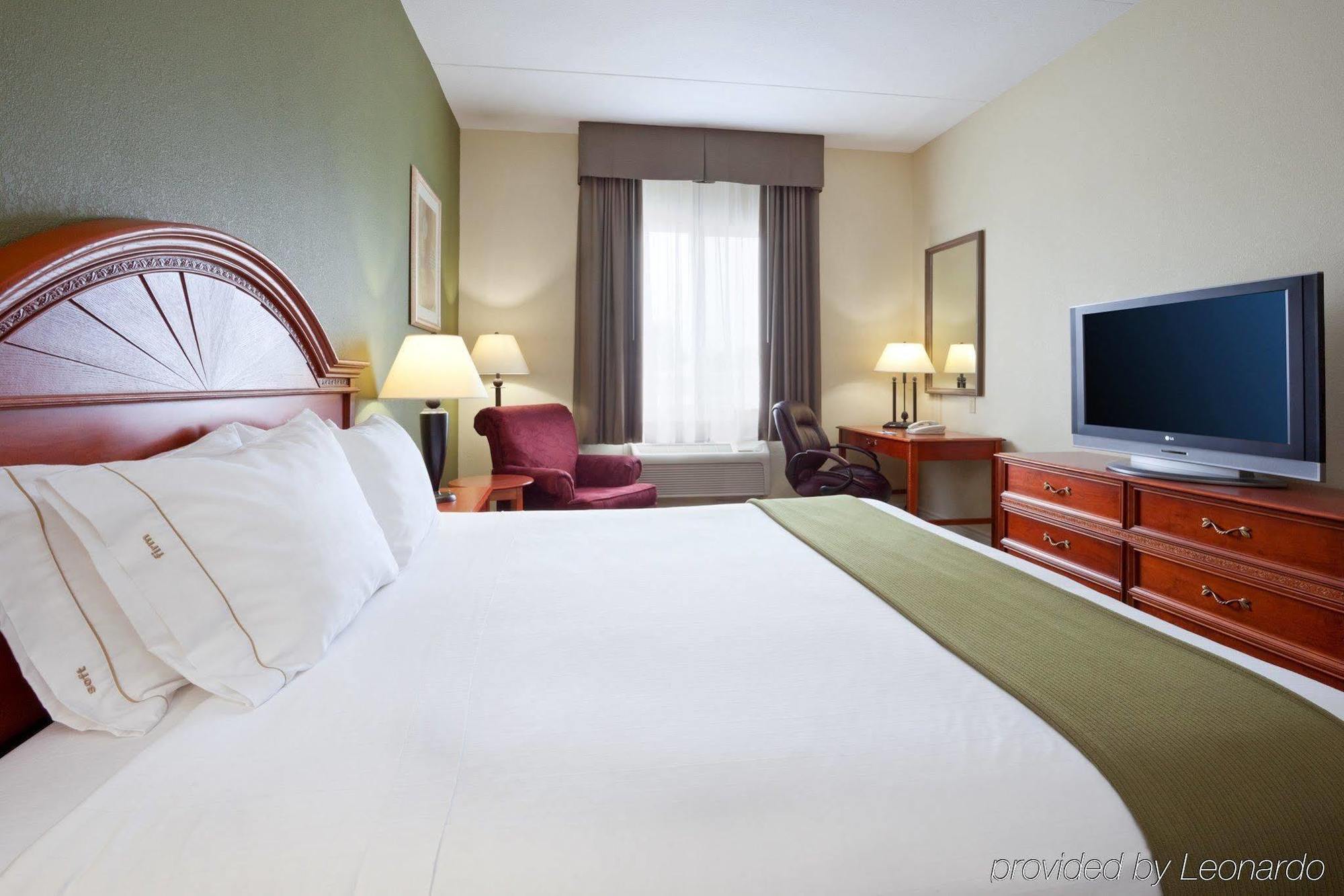 Holiday Inn Express Hotel & Suites 1000 Islands - Gananoque By Ihg Eksteriør billede