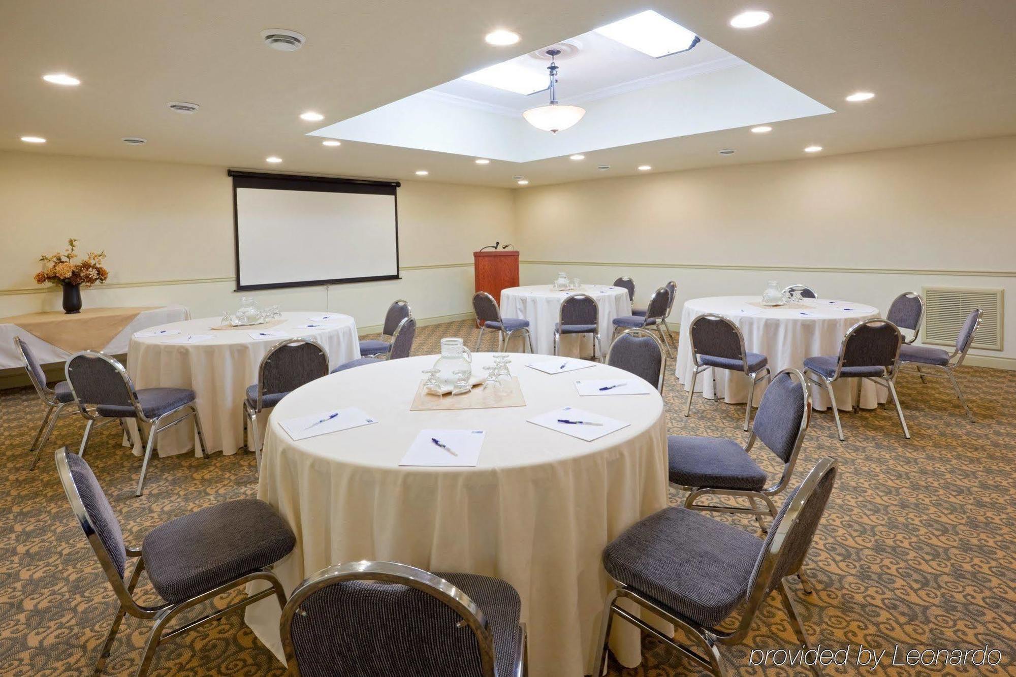 Holiday Inn Express Hotel & Suites 1000 Islands - Gananoque By Ihg Eksteriør billede